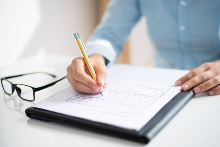 Market makers contract